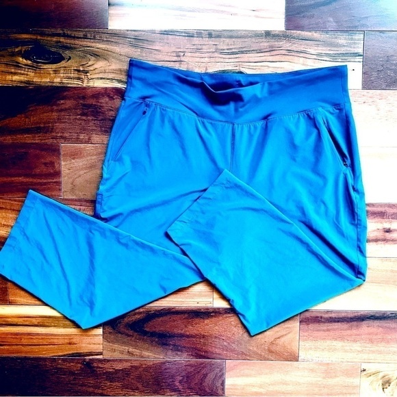Eddie Bauer Athletic Capri - Picture 1 of 8